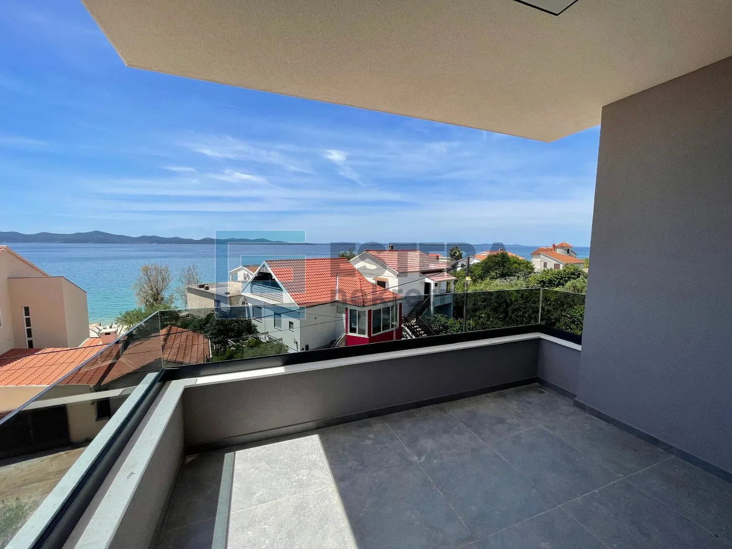 apartman 95 m2 prodaja diklo, zadar, 2. kat, 3s, 2 parkinga, 50 m od mora - slika 1