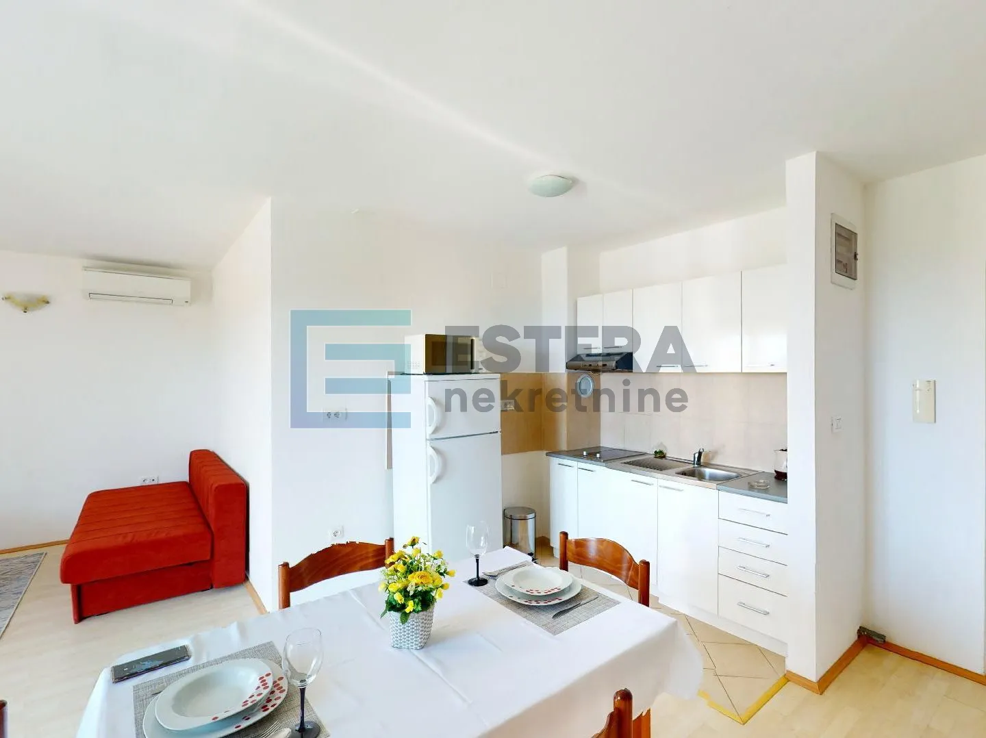 apartmanska kuća s 10 app i bazen! - slika 23