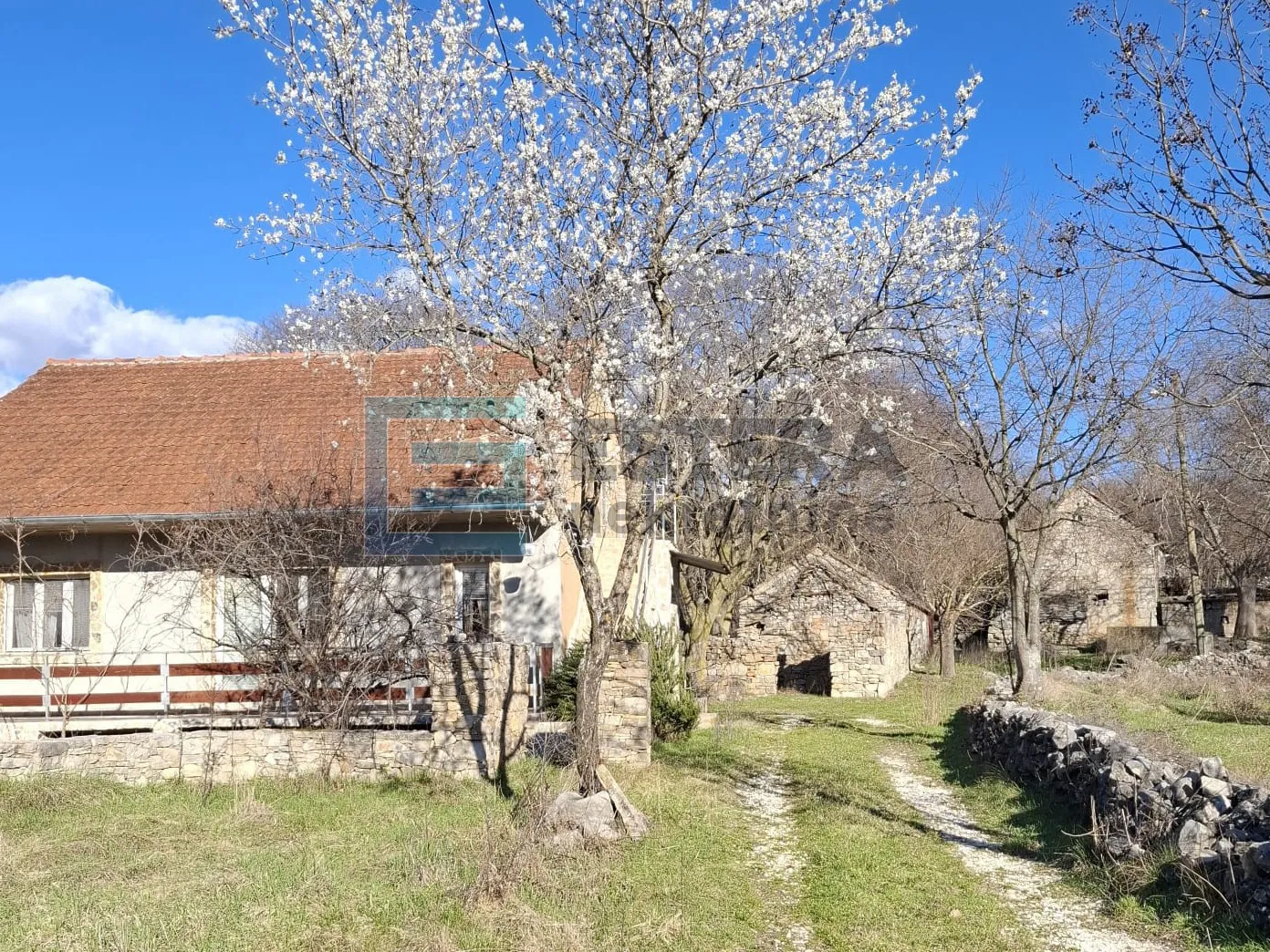 kuća 90 m2 prodaja knin, polača, zemljište 1173 m2 - slika 2