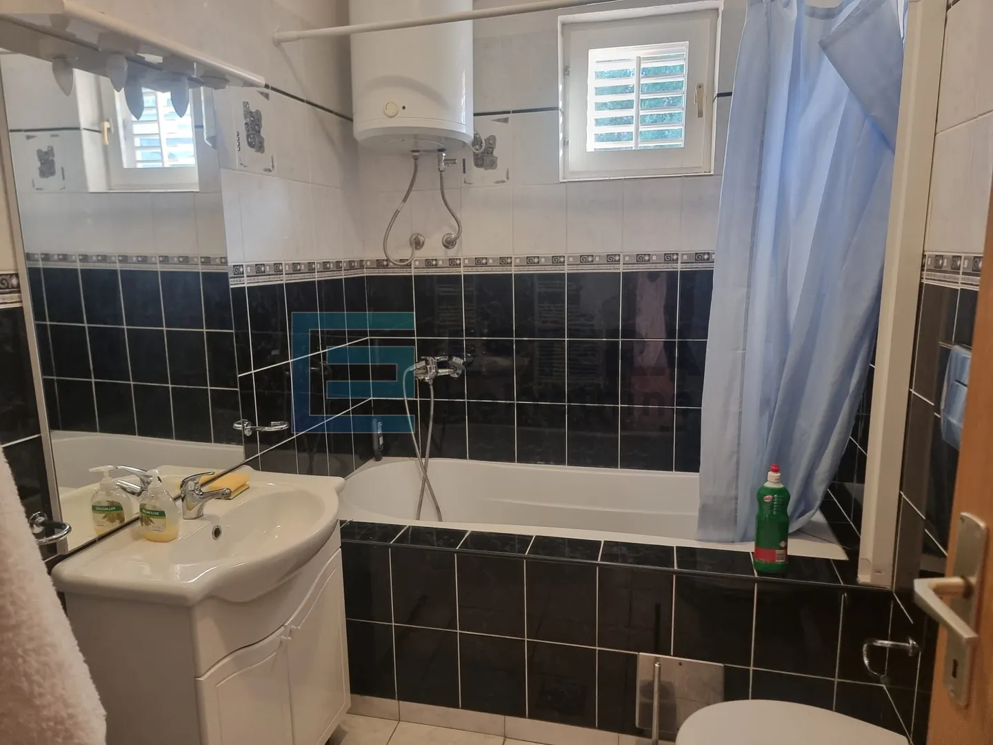prodaja čiovo kuća s 5 apartmana 200 m od mora, otvoren pogled na more - slika 8