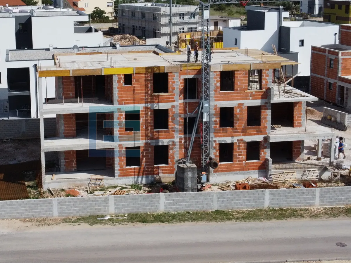 apartman prodaja vrsi 79 m2, 1. kat - slika 2