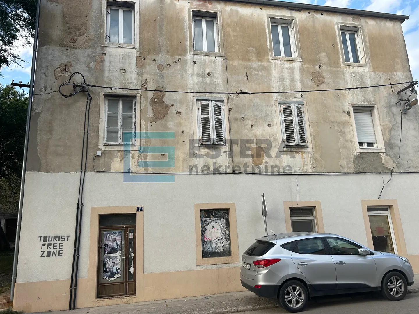 benkovac, centar poslovni prostori prodaja, 64 m2 + 19 m2 - slika 2