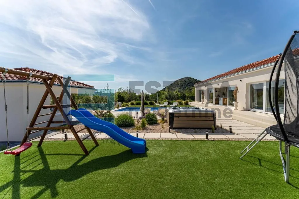 vila prodaja biogradsko zaleđe- odlična lokacija 120 m2, 859 m2 okuć. - slika 15