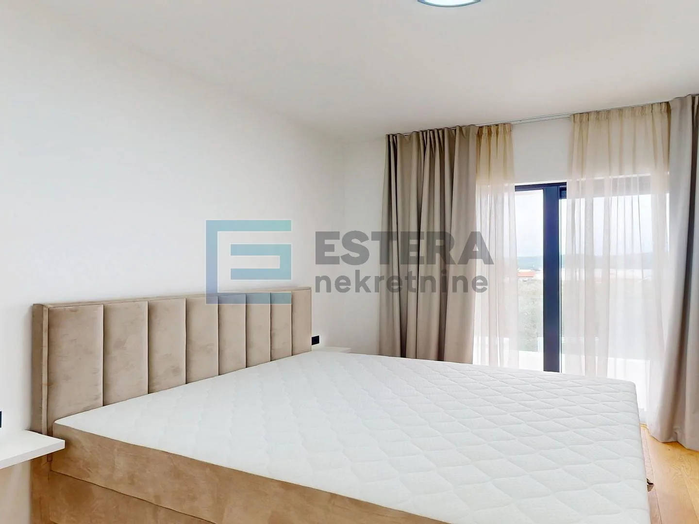 villa sa bazenom i pogledom na more prodaja - slika 18