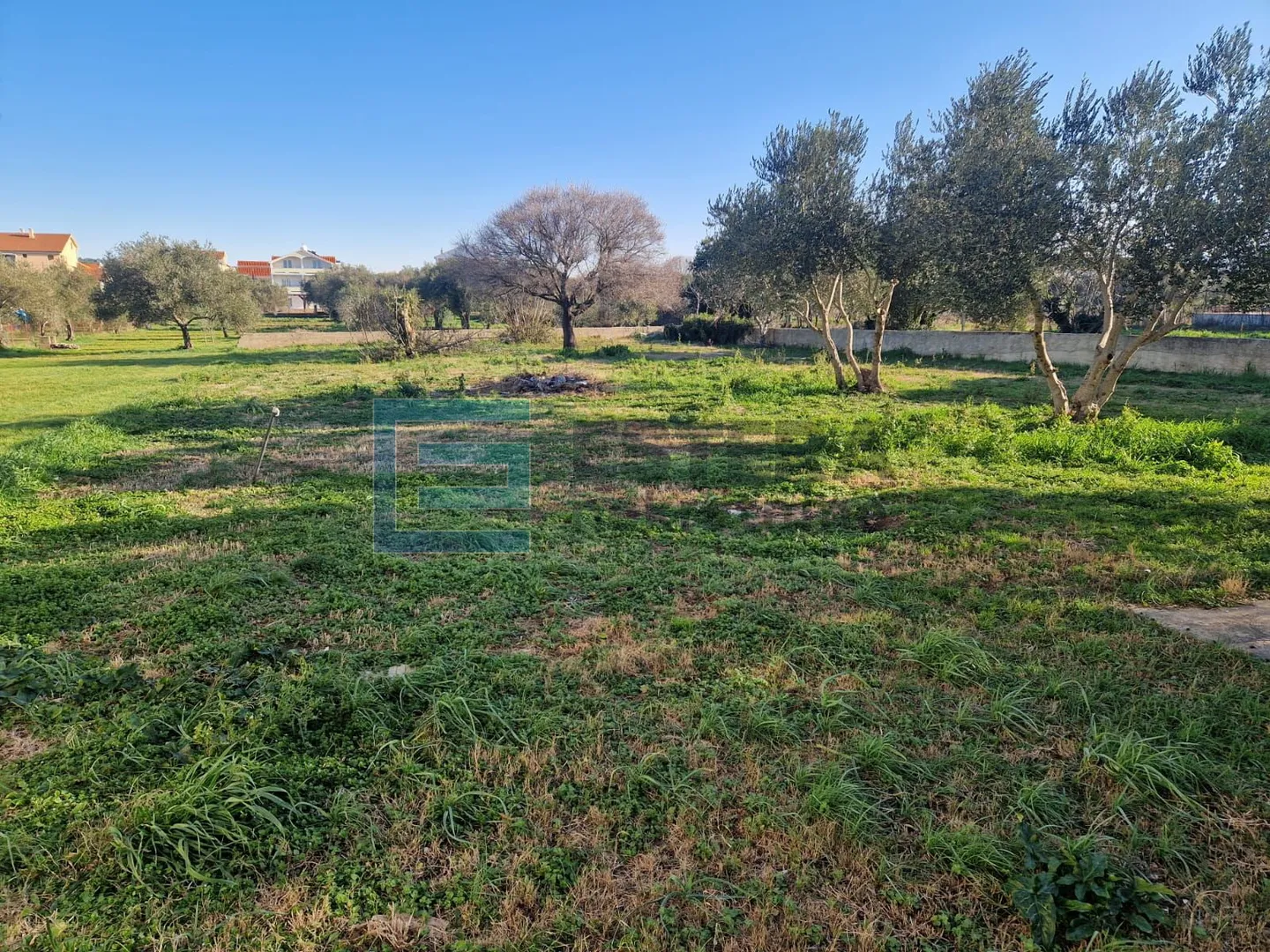 prodaja kuća sa zemljištem 1838 m2, sukošan, 180 m od mora - slika 13