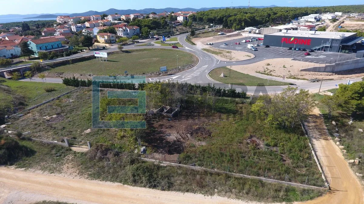 prodaja građevinsko poslovno zemljište 2464 m2 pakoštane - slika 2