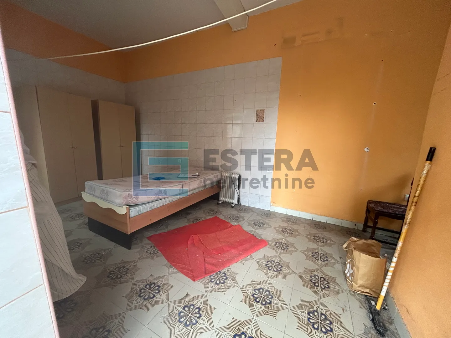 benkovac, centar poslovni prostori prodaja, 64 m2 + 19 m2 - slika 3