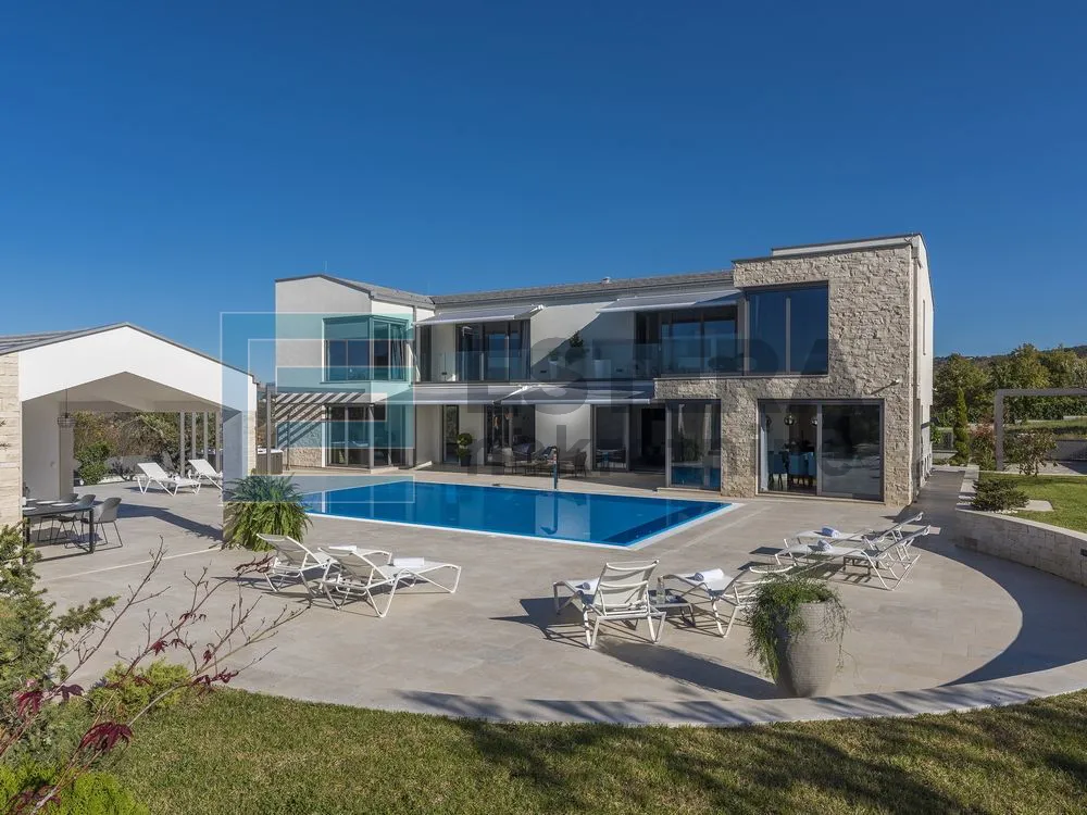 luksuzna kuća unutrašnjost istre 450 m2 - slika 8