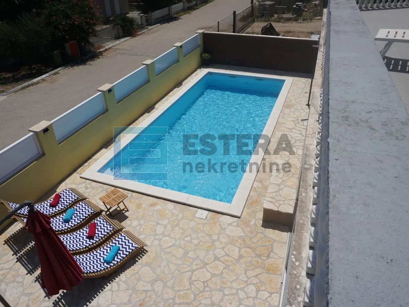 prodaja kuća sa bazenom polača, 150 m2 - slika 17