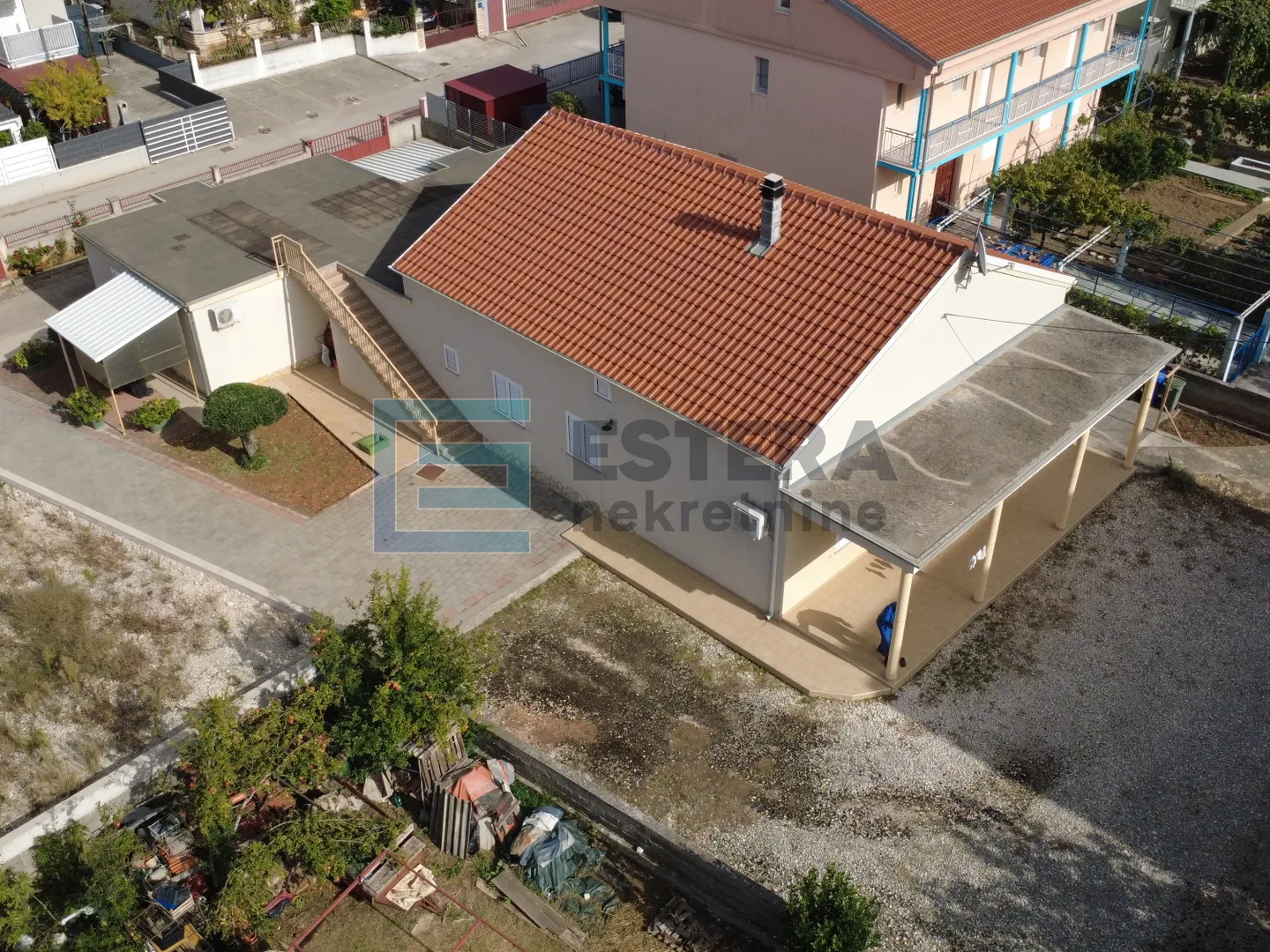 kuća prizemnica s 3 stambene jedinice, 307 m2 biograd n/m prodaja - slika 25