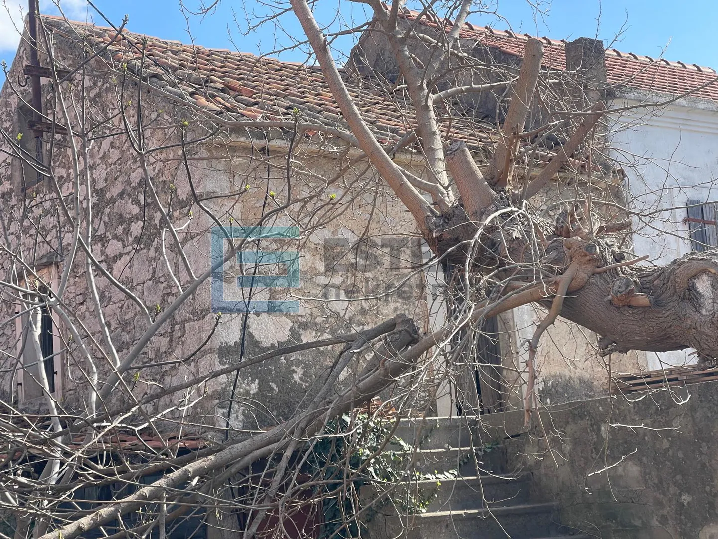 kuća 100 m2 prodaja pašman, centar mjesta, za obnovu, vrt, 150 m od mora - slika 3