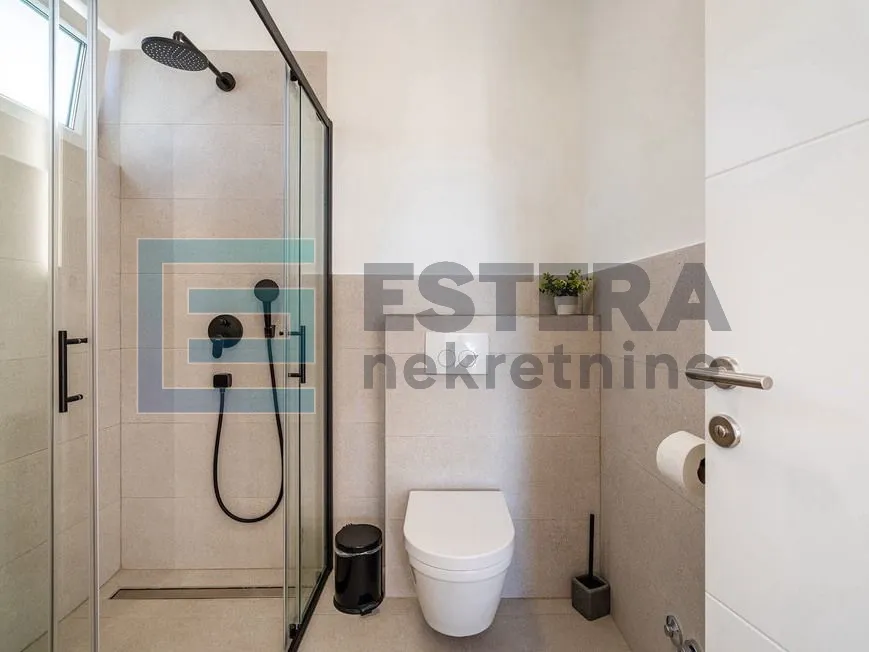 prodaja luksuzna vila sa bazenom, 300 m2, 5 soba, 6 kupaonica - slika 30
