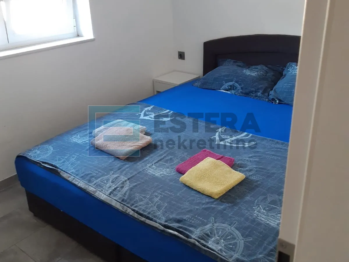 kuća 244 m2 prodaja biograd na moru, 8 apartmana, bazen - slika 9