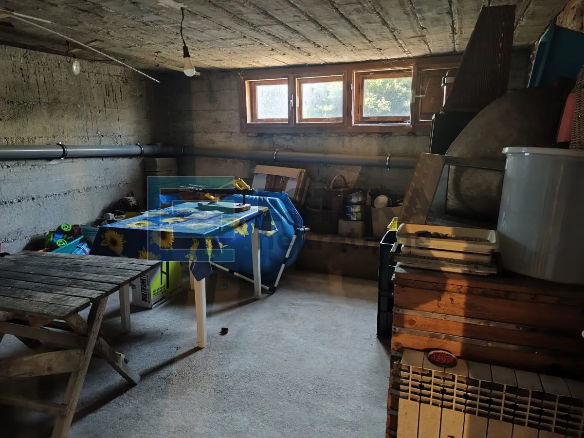 kuća katnica 340 m2 zbelava - slika 25