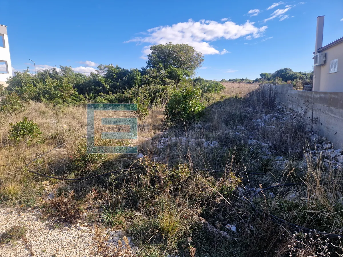 Građevinsko zemljište 634 m2 PRODAJA Donje Raštane - Donje Raštane, Sveti Filip i Jakov