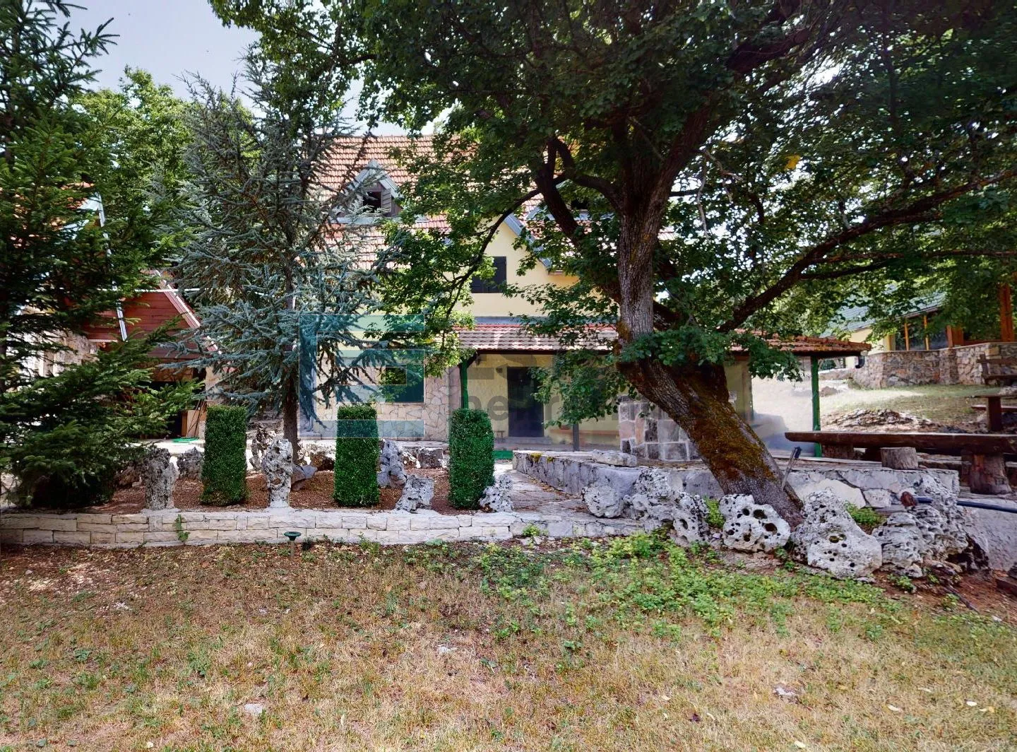 imanje u lici-udbina-ondići - slika 16
