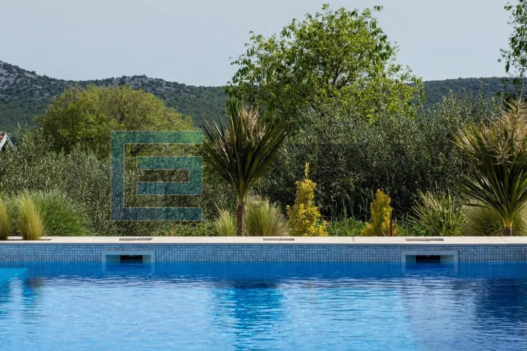 vila prodaja biogradsko zaleđe- odlična lokacija 120 m2, 859 m2 okuć. - slika 16