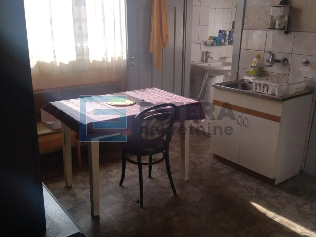 stan prodaja varaždin, 153 m2 centar, 3s, 1. kat, za adaptaciju - slika 4