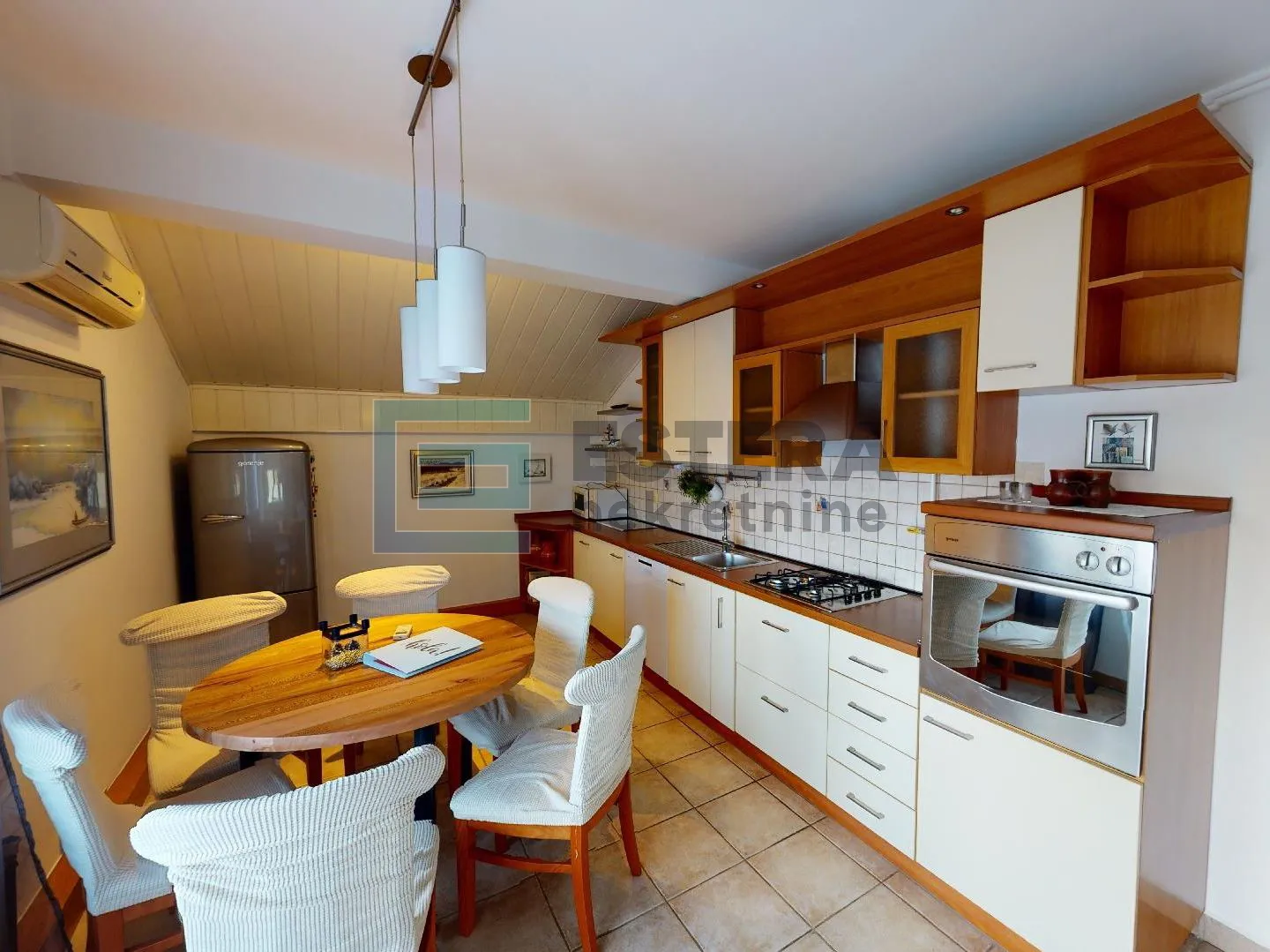 kuća prodaja križevci 220 m2 - slika 26