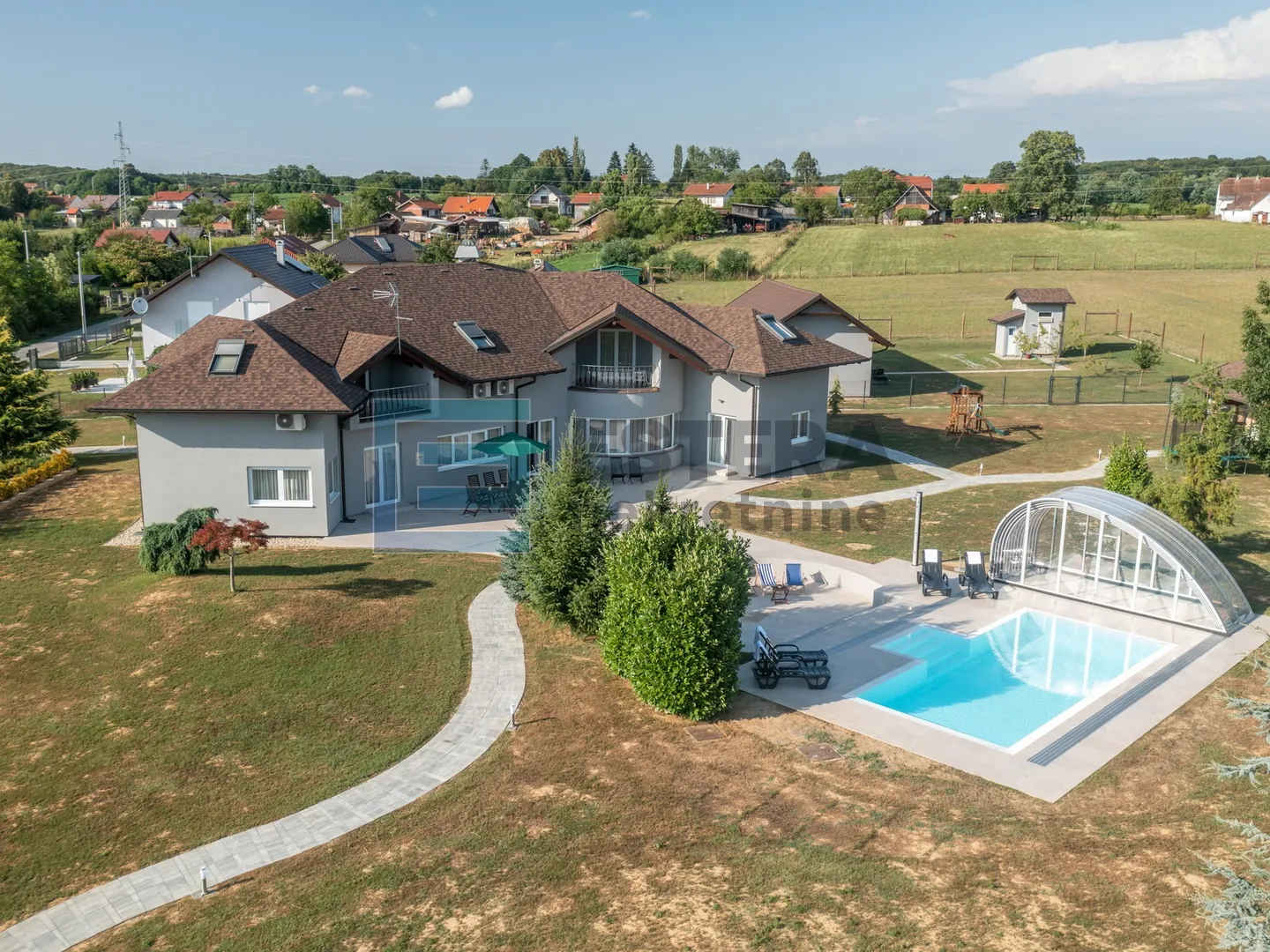 PRODAJA luksuzna vila Deanovec 670 m2 - Deanovec, Ivanić Grad
