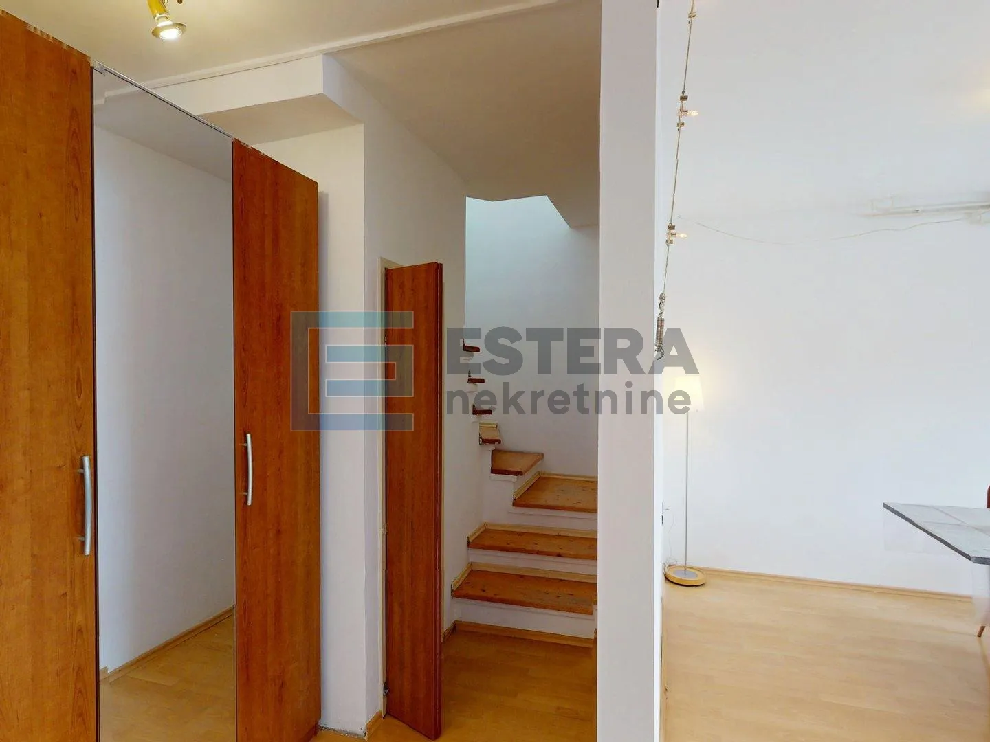stan prodaja zagreb, malešnica, dvoetažni 135 m2 - slika 8