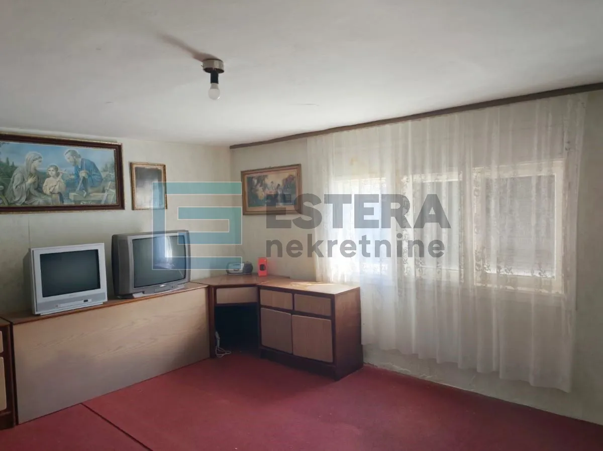 kuća obiteljska prodaja, strahoninec, 170 m2 na parceli od 2567 m2 - slika 12