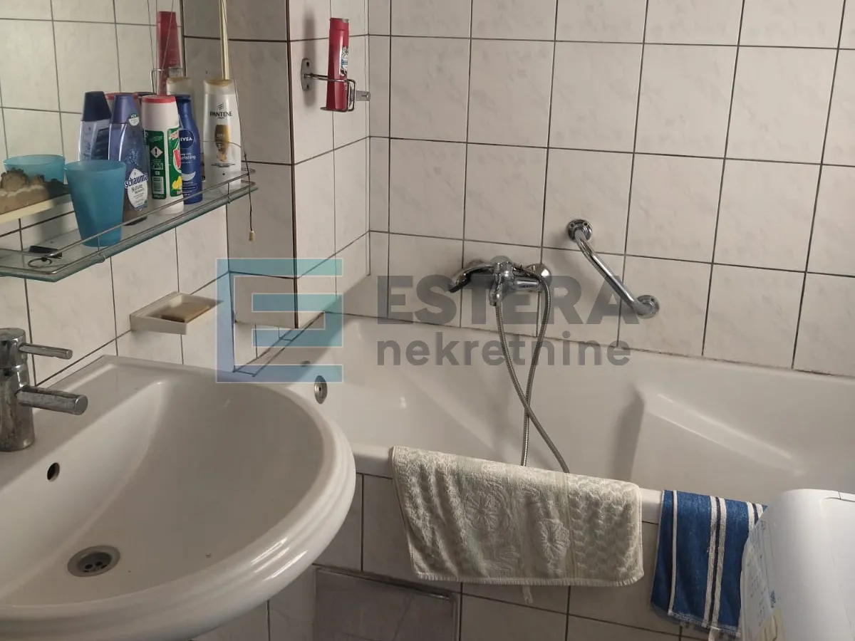 stan prodaja varaždin, 153 m2 centar, 3s, 1. kat, za adaptaciju - slika 7