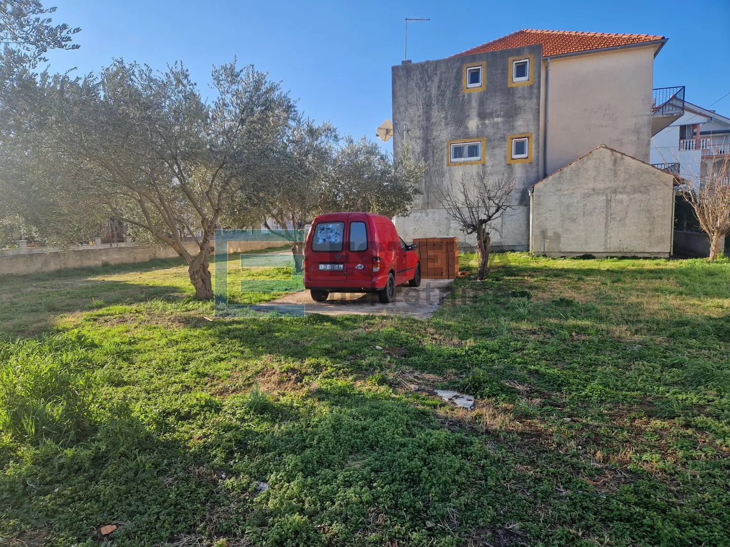 prodaja kuća sa zemljištem 1838 m2, sukošan, 180 m od mora - slika 9