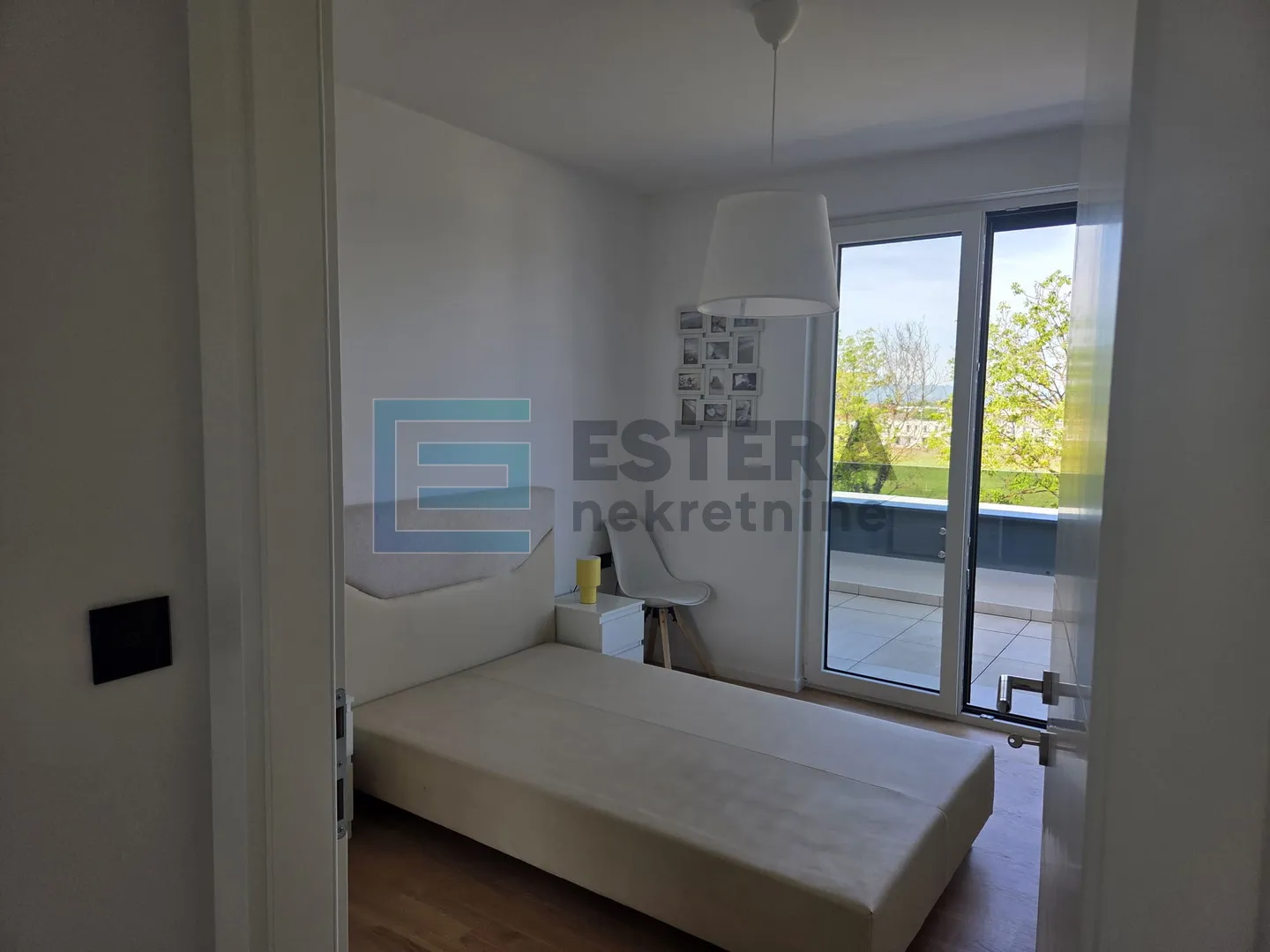stan 40 m2 najam otok 2s, 3. kat, lift, vpm, terasa - slika 10
