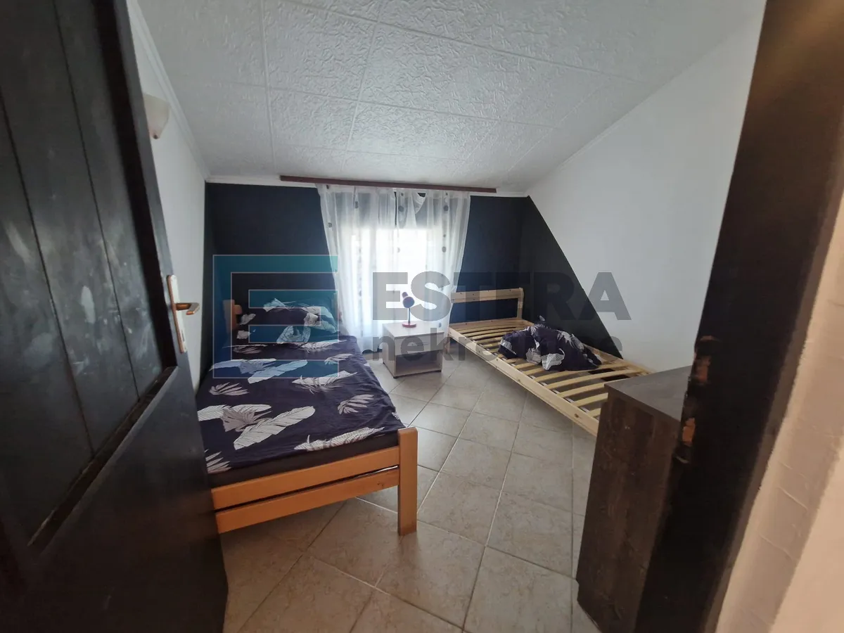 kuća 350 m2 prodaja donji karin, 2 stana i pomoćna zgrada s 2 apartmana - slika 17