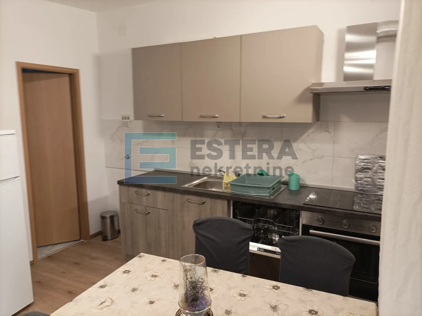 kuća 104 m2 prodaja karin gornji, 2 apt, 150 m do mora - slika 10