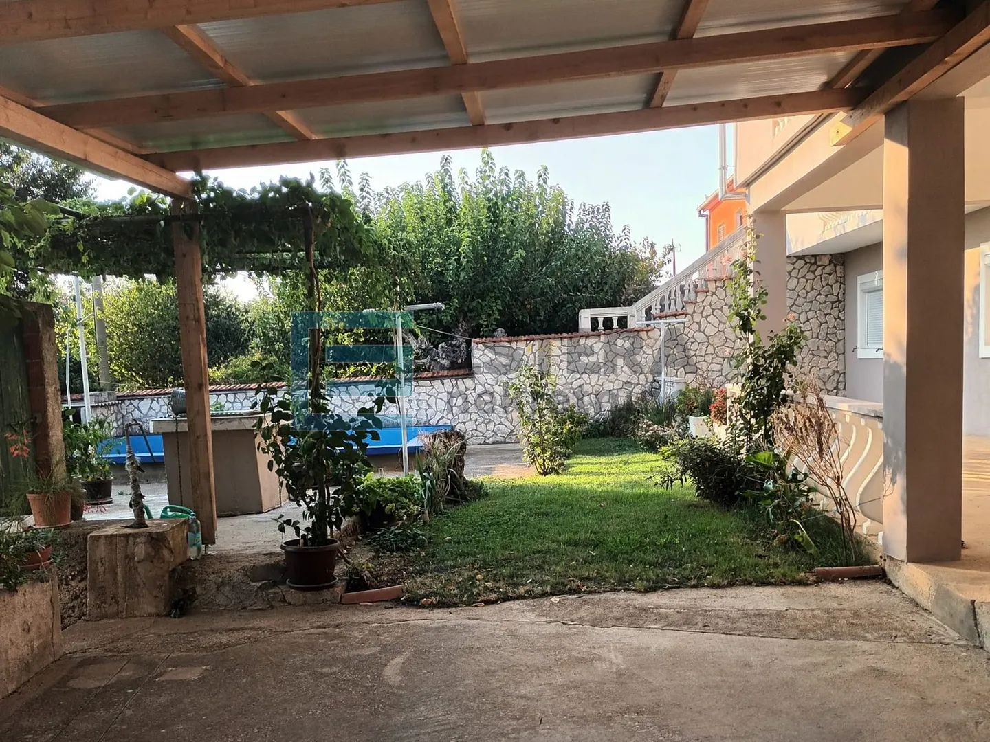 prodaja kuća sa bazenom nadin, 339 m2, imanje 45922 m2 - slika 8