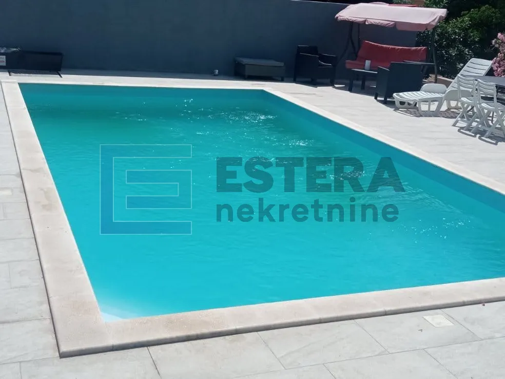 kuća 244 m2 prodaja biograd na moru, 8 apartmana, bazen - slika 5