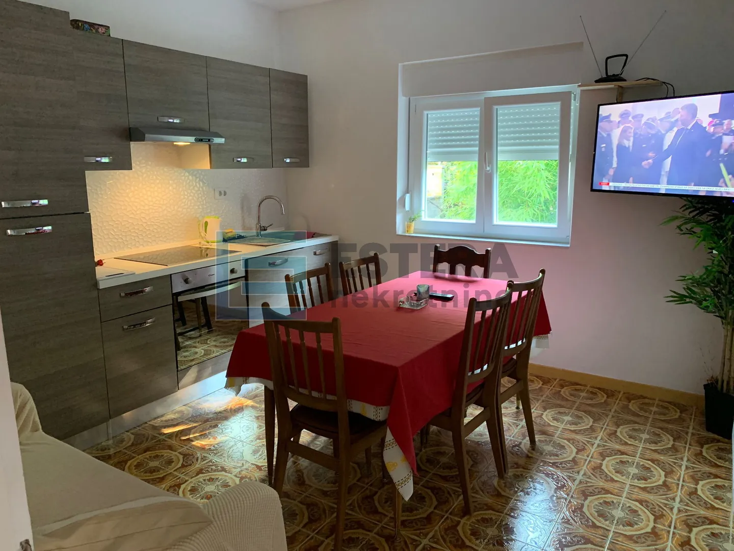 kuća 220 m2 prodaja kali, ugljen, samostojeća, okućnica, polged na more - slika 10