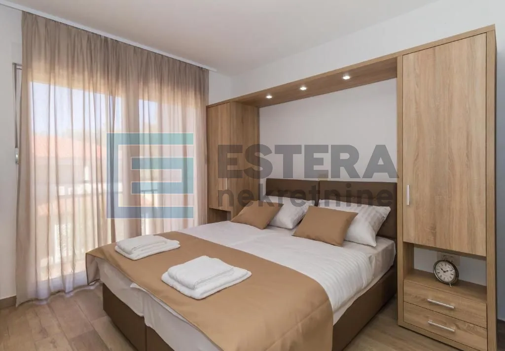 luksuzna villa 200 metara od mora biograd prodaja - slika 9