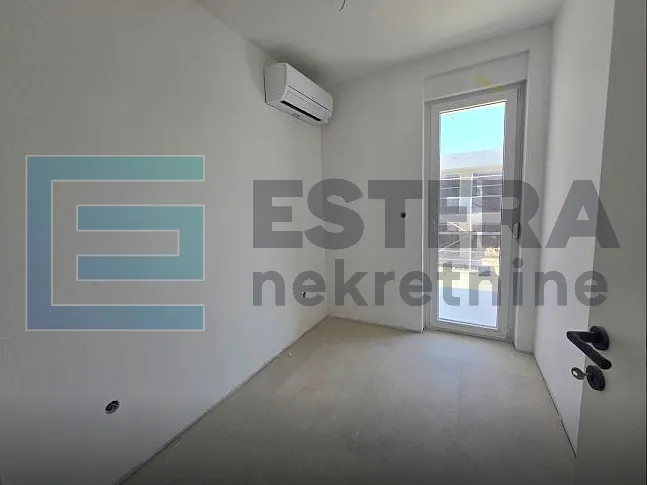 apartman prodaja vrsi, 121 m2, 4s, vrt, bazen, 2 parkinga - slika 16