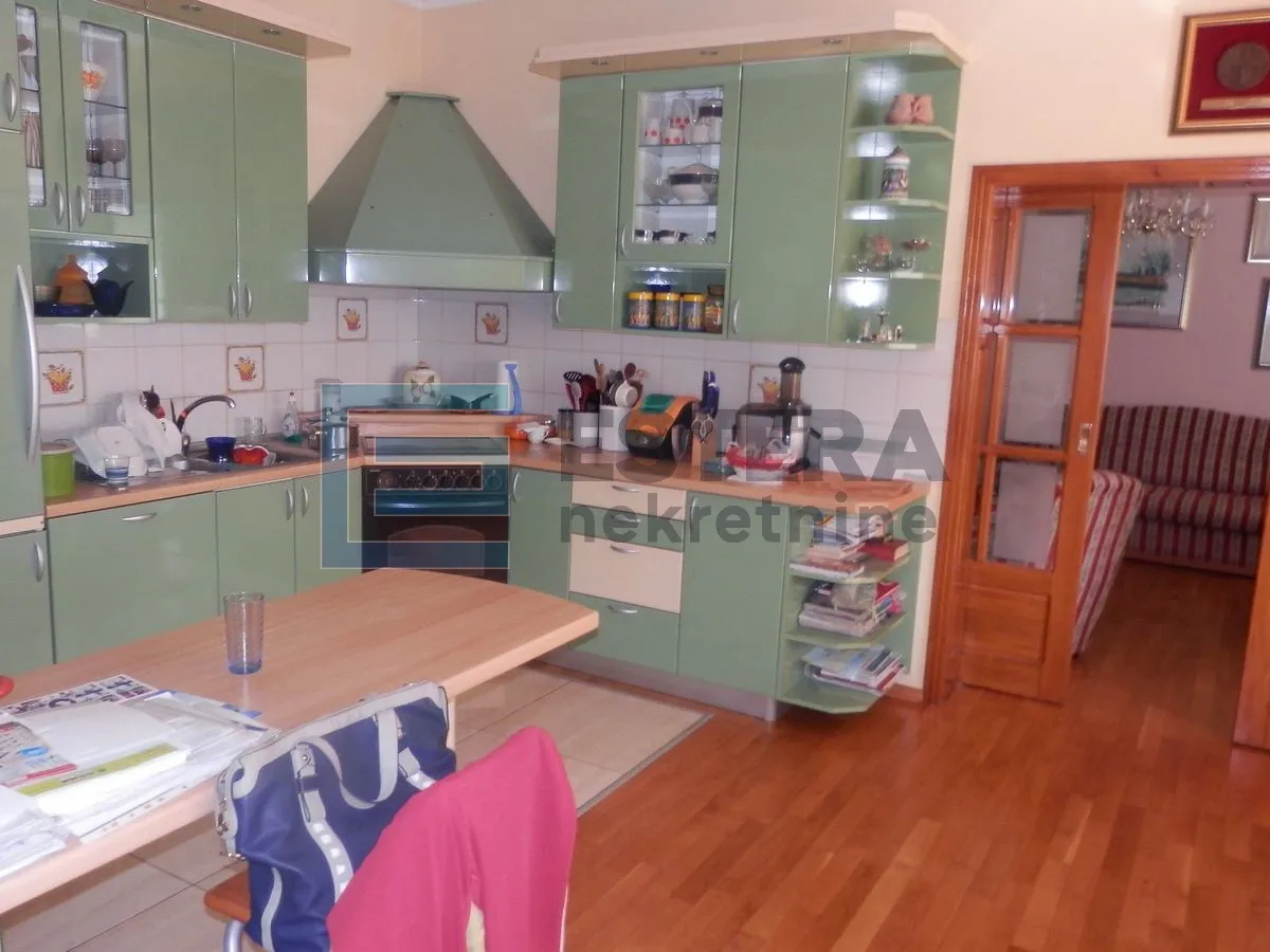 kuća prodaja varaždin, centar 414m2 - slika 14
