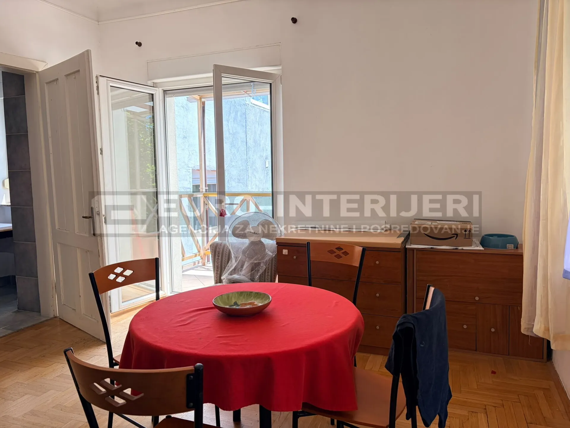 zagreb, pantovčak, dvosoban stan, 60 m² + balkon - slika 2