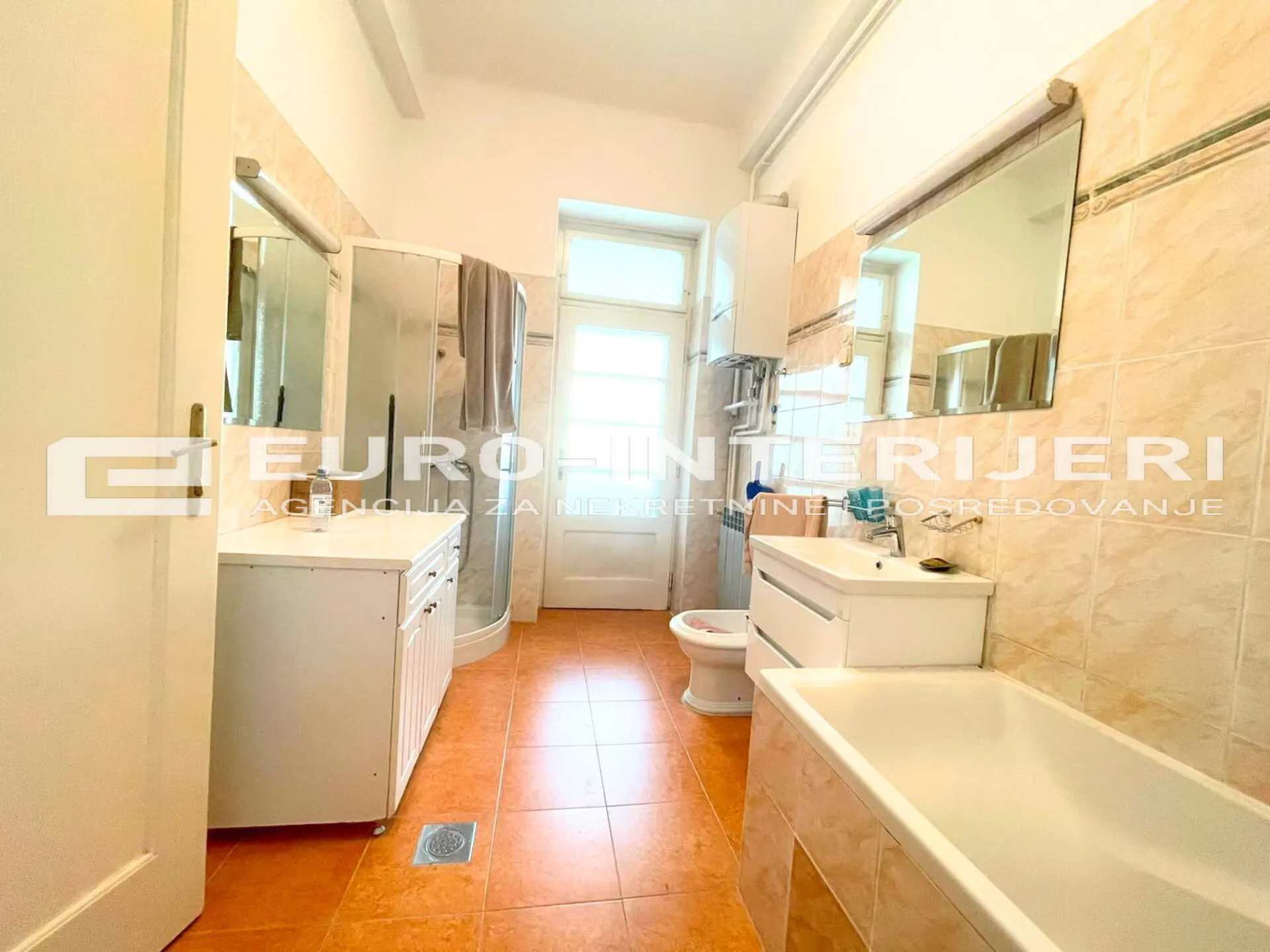 zagreb centar medulićeva ul. trosoban stan 94 m² najam + gm - slika 17