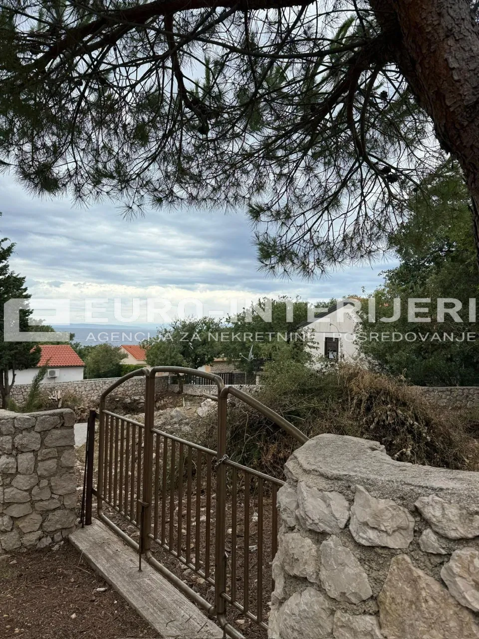 prodaje se građevinsko zemljište s projektom i građ. dozvolom otok pag - slika 3