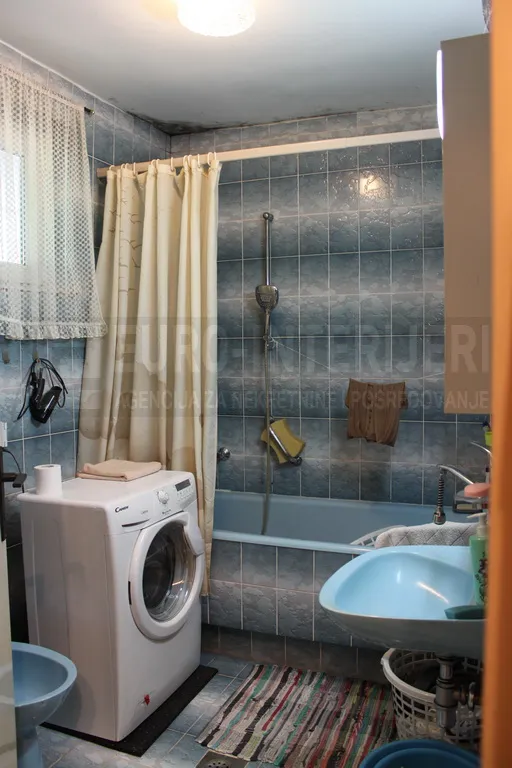 kuća zagreb, g. vrapče, 298 m², 2 etaže kao 2 stana, 3 et. nedovršena - slika 10