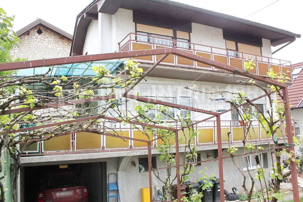 kuća zagreb, g. vrapče, 298 m², 2 etaže kao 2 stana, 3 et. nedovršena - slika 20