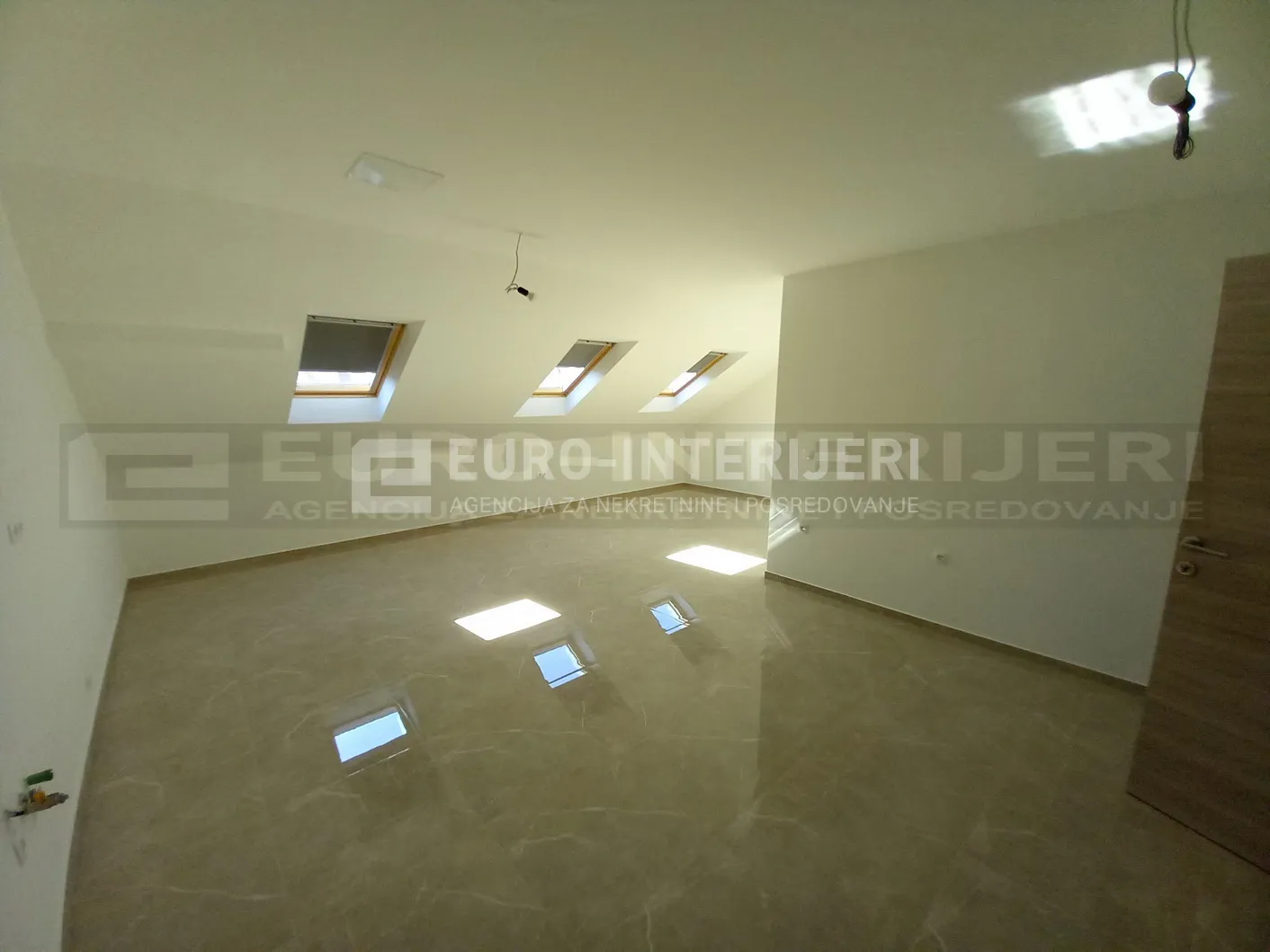 požega, novouređen četverosoban stan 83 m², blizina centra - slika 2