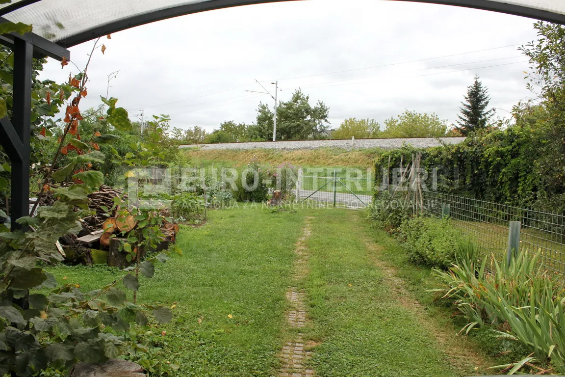 stan za najam - trokut novouređen površine 45 m2 - slika 11