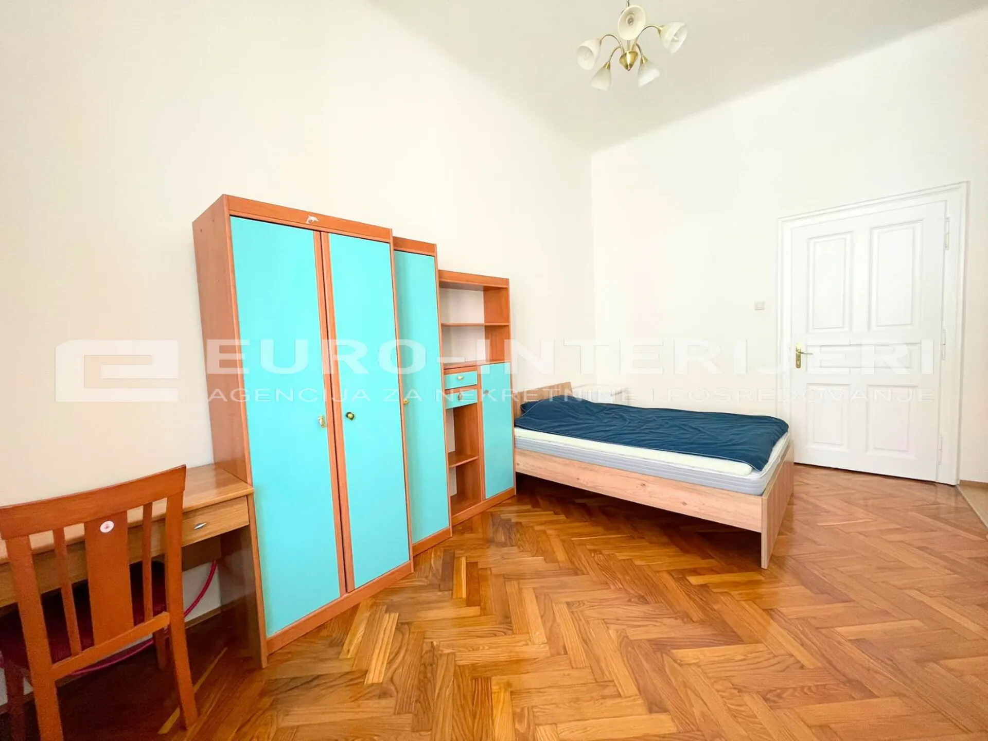 zagreb centar palmotićeva ul. četverosoban stan 100 m² balkon najam - slika 10