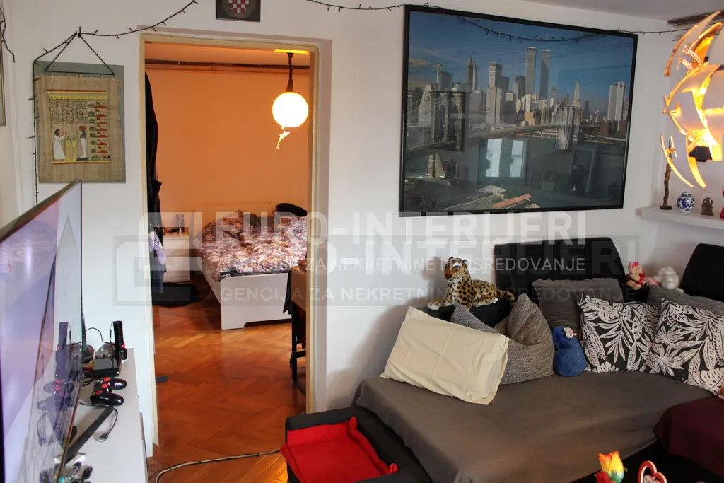 kuća zagreb, g. vrapče, 298 m², 2 etaže kao 2 stana, 3 et. nedovršena - slika 14