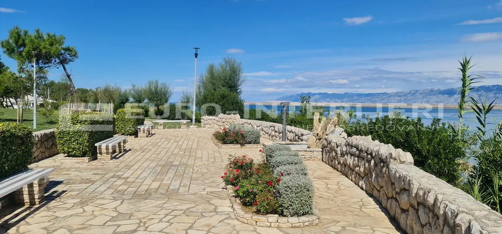 građevinsko zemljište sabunike, neposredno uz more pov. 1.091 m2 - slika 4