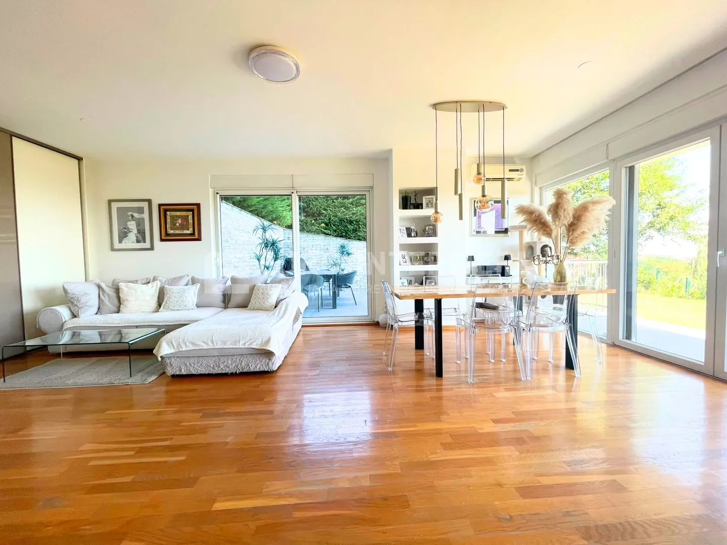 zagreb, borčec, dvoetažan četverosoban stan 116 m2 s privatnim vrtom 390 m2 + 2 pm - slika 2