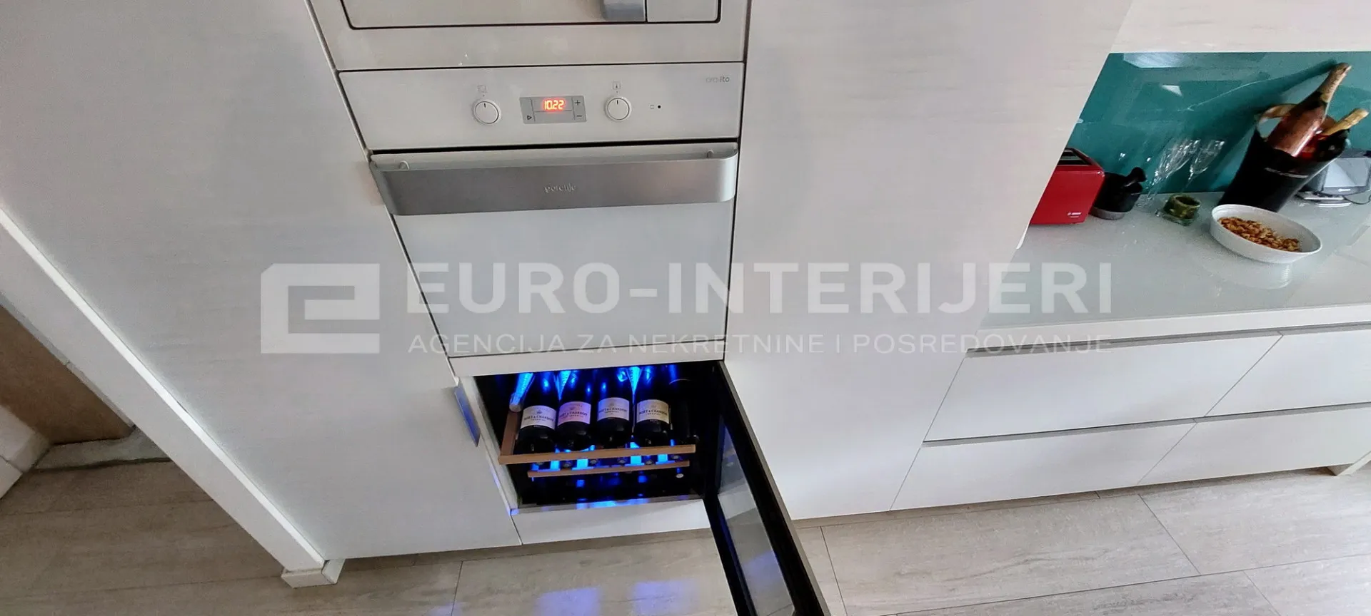 stan stenjevec, atraktivan dizajnerski penthouse pov. 135 m² + terasa - slika 12