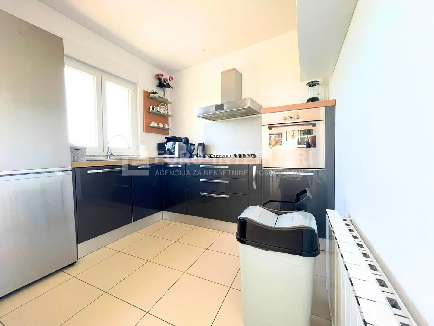 zagreb, borčec, dvoetažan četverosoban stan 116 m2 s privatnim vrtom 390 m2 + 2 pm - slika 10